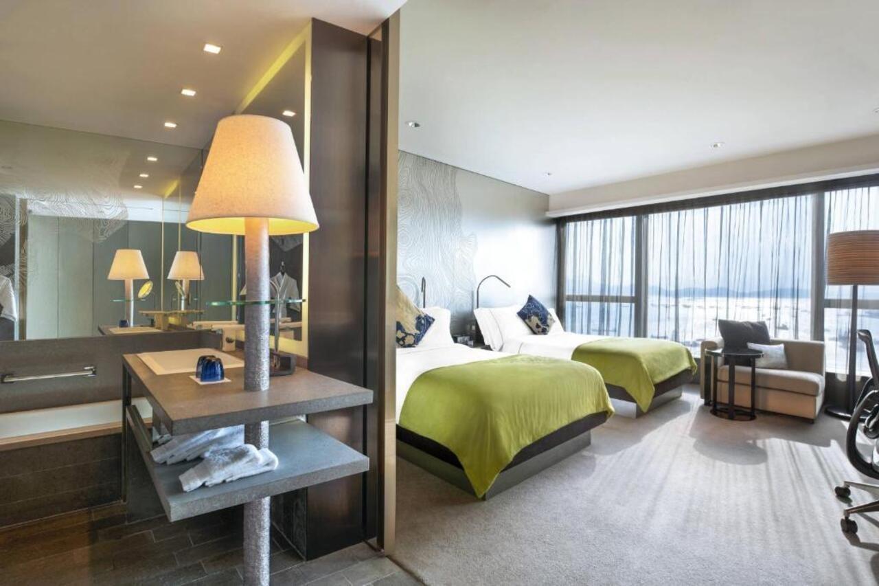 W Hotel 5*
