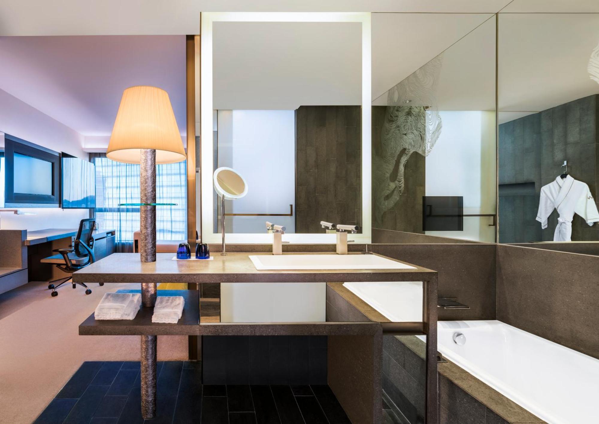 W 5* Hong Kong